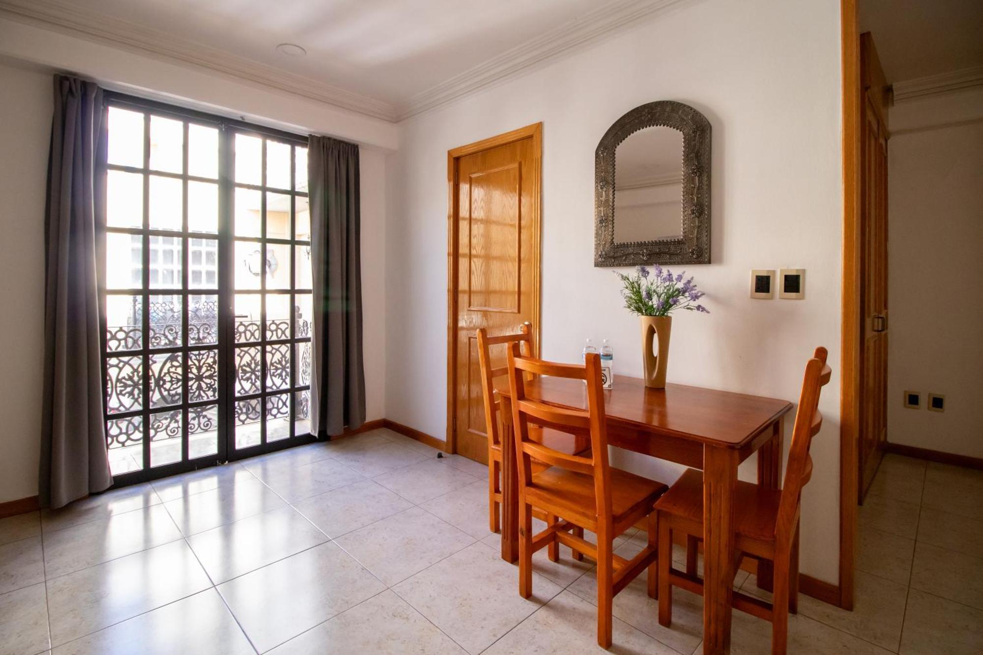 Suites Sevilla ปวยบลา ภายนอก รูปภาพ