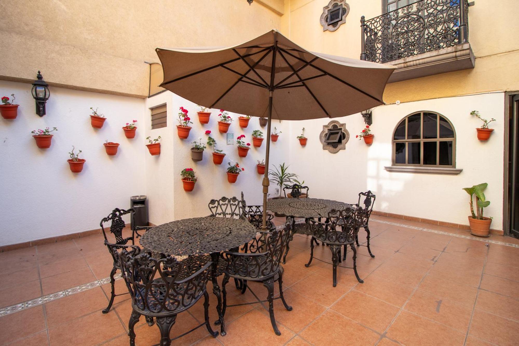 Suites Sevilla ปวยบลา ภายนอก รูปภาพ
